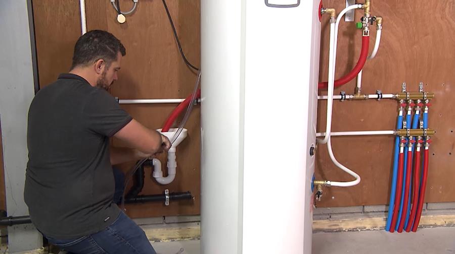 PLAATS ZELF JE WARMTEPOMPBOILER