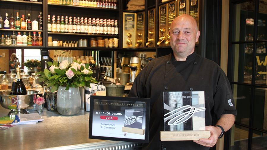 Un restaurant de viande transformé en salon de dégustation de café et de chocolat