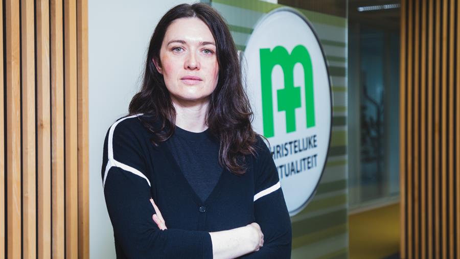 Elise Derroitte (I): « Il faut remettre le soin au centre »