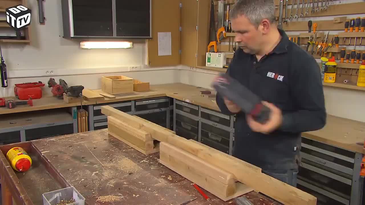 CONSEIL DE LA SEMAINE: TOUJOURS SCIER DROIT