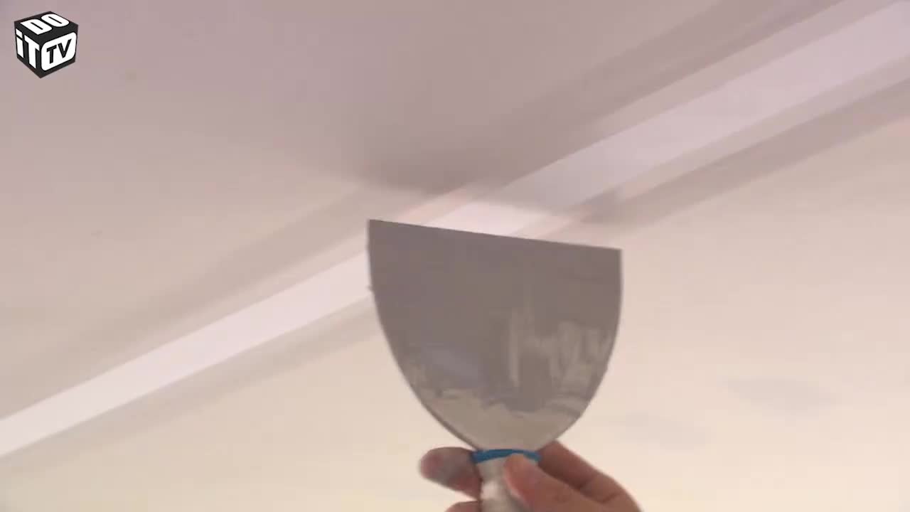 FINITION DES JOINTS DES PLAQUES DE PLÂTRE